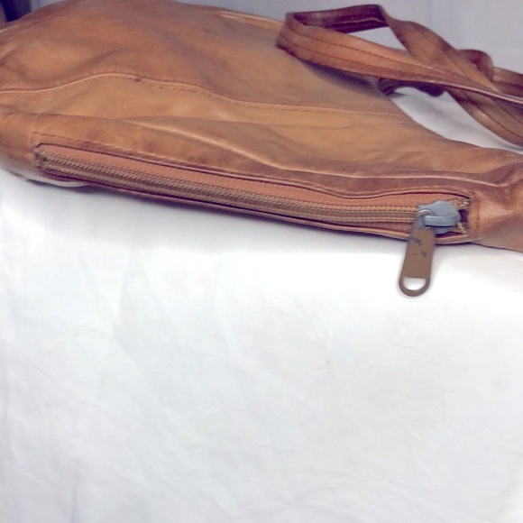 CONTESSA Vintage caramel brown genuine leather hobo style handbag. - Picture 6 of 11